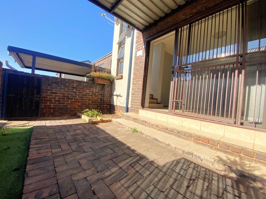 2 Bedroom Property for Sale in Sugar Bush Estate Gauteng