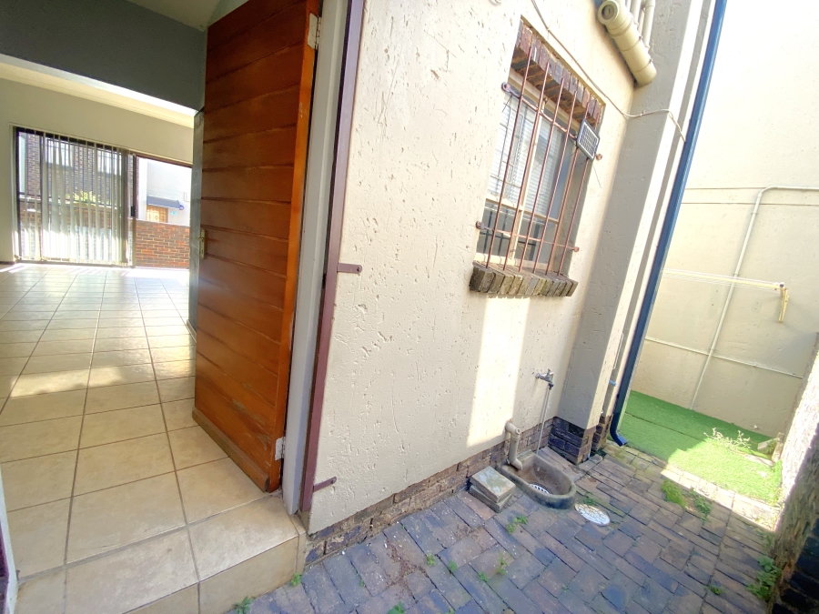 2 Bedroom Property for Sale in Sugar Bush Estate Gauteng