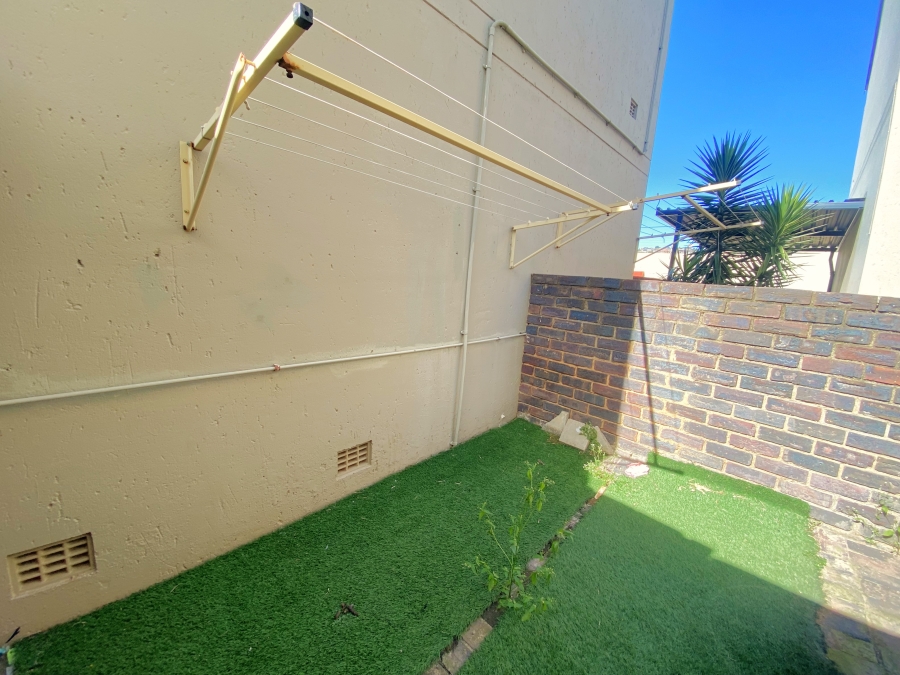 2 Bedroom Property for Sale in Sugar Bush Estate Gauteng