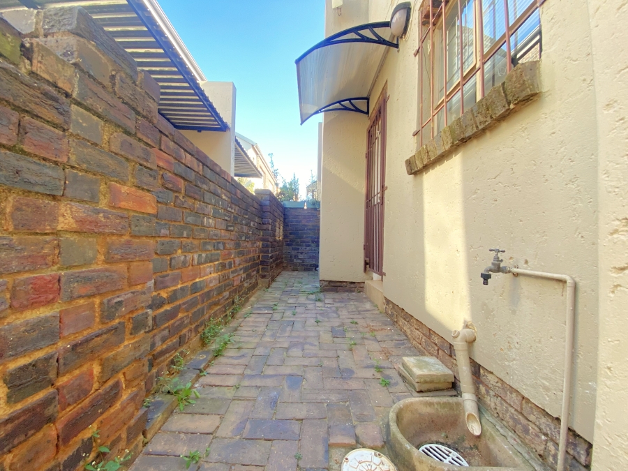 2 Bedroom Property for Sale in Sugar Bush Estate Gauteng