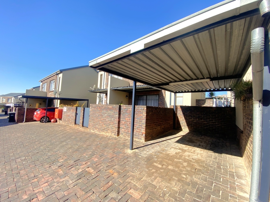 2 Bedroom Property for Sale in Sugar Bush Estate Gauteng