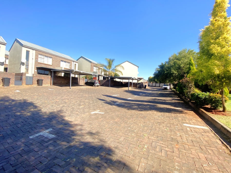2 Bedroom Property for Sale in Sugar Bush Estate Gauteng