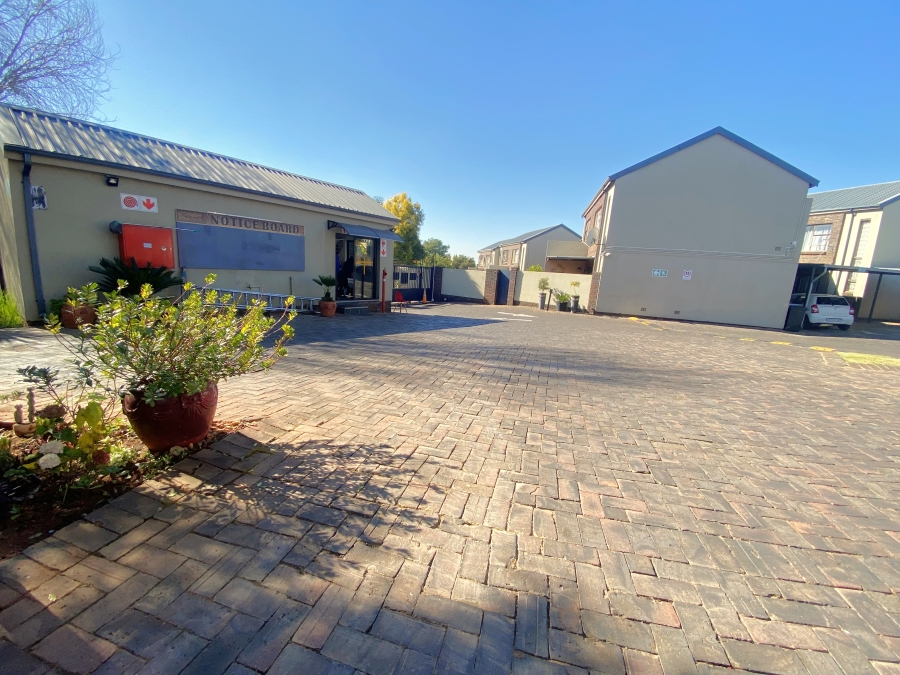 2 Bedroom Property for Sale in Sugar Bush Estate Gauteng