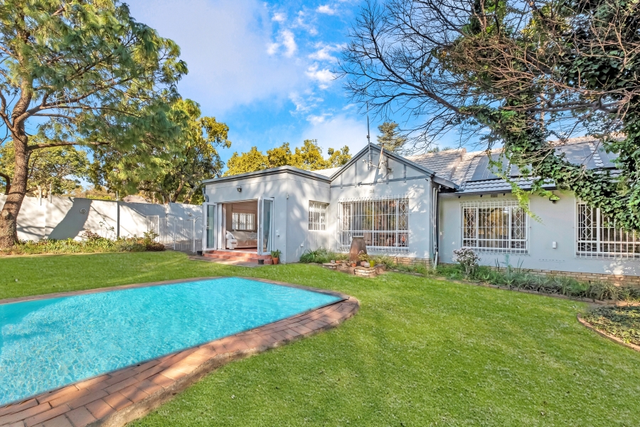 4 Bedroom Property for Sale in Wendywood Gauteng