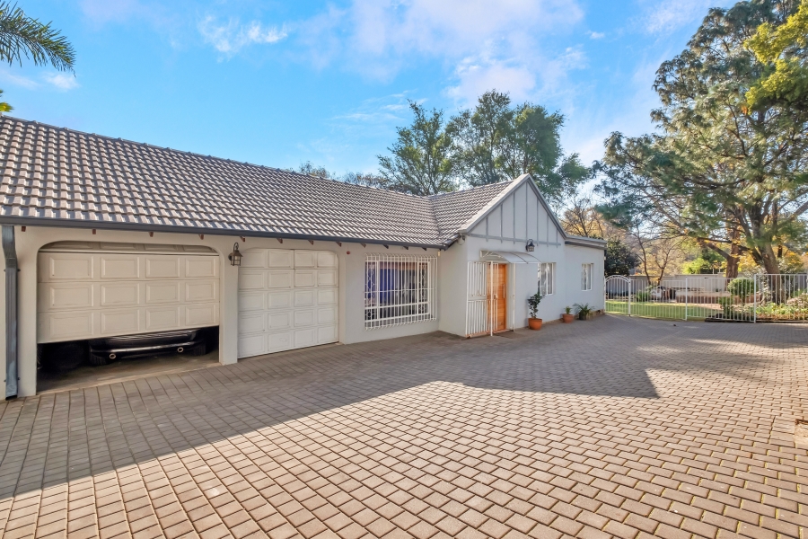 4 Bedroom Property for Sale in Wendywood Gauteng