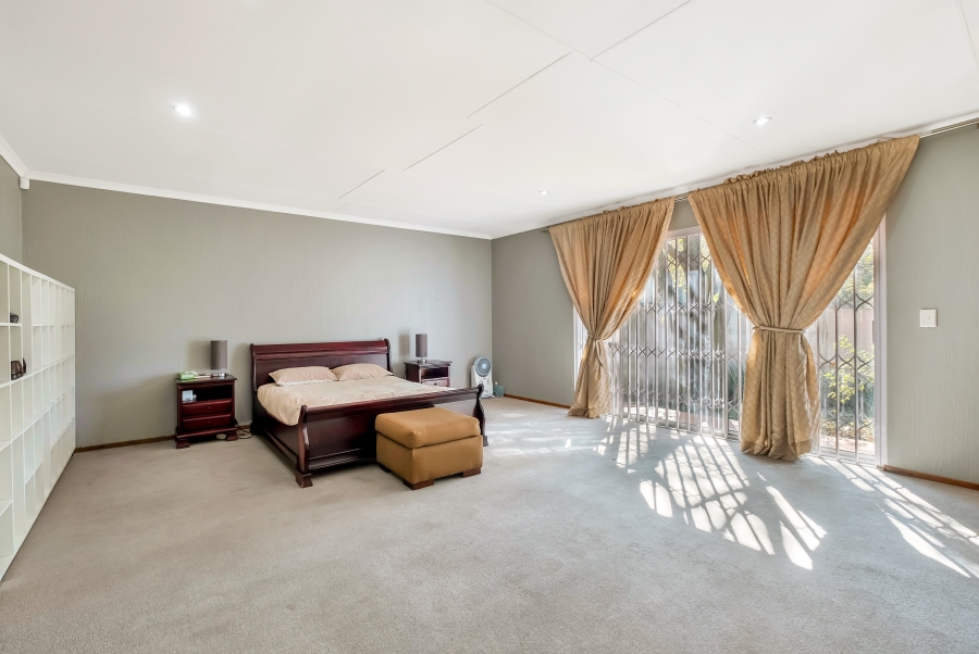 4 Bedroom Property for Sale in Wendywood Gauteng