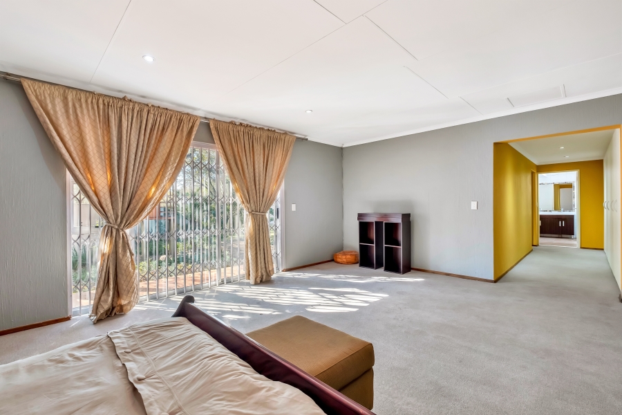 4 Bedroom Property for Sale in Wendywood Gauteng