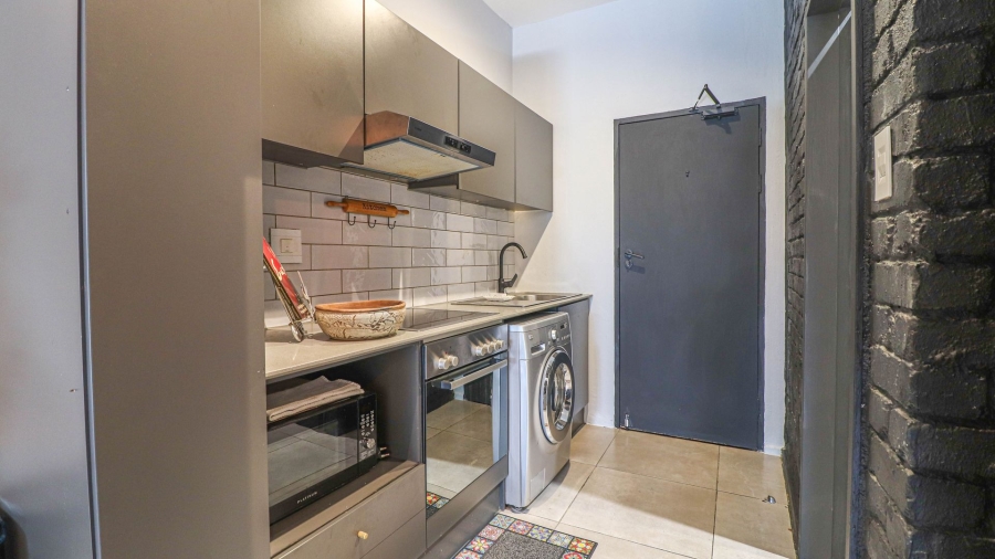 1 Bedroom Property for Sale in Sandown Gauteng