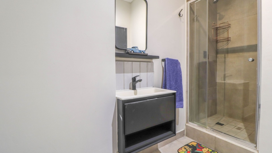 1 Bedroom Property for Sale in Sandown Gauteng