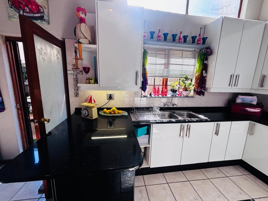 2 Bedroom Property for Sale in Rant En Dal Gauteng