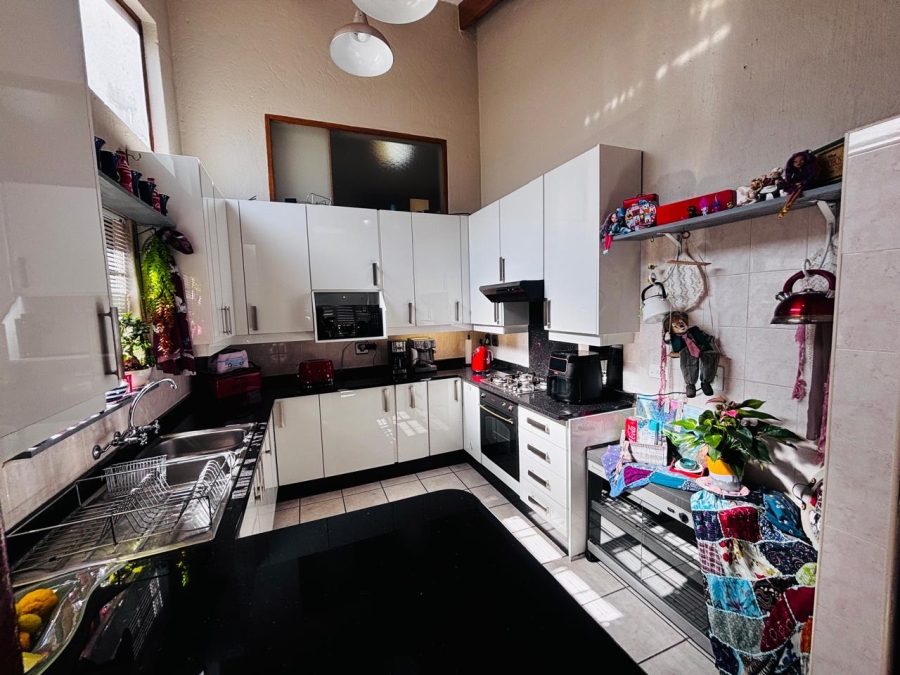 2 Bedroom Property for Sale in Rant En Dal Gauteng