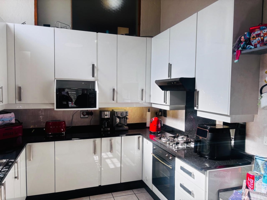 2 Bedroom Property for Sale in Rant En Dal Gauteng