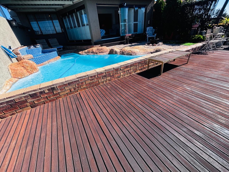 2 Bedroom Property for Sale in Rant En Dal Gauteng