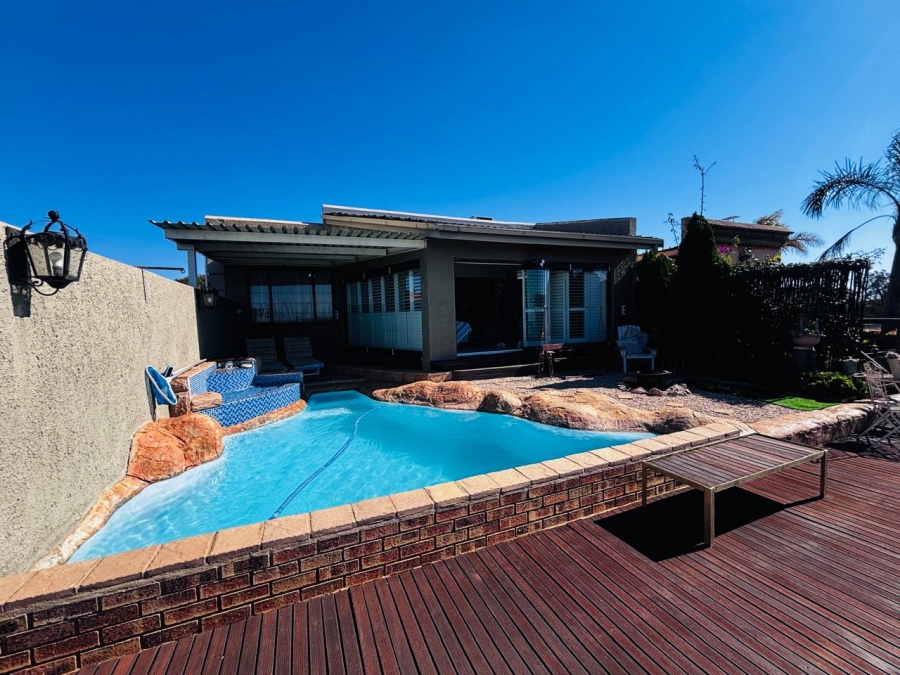 2 Bedroom Property for Sale in Rant En Dal Gauteng