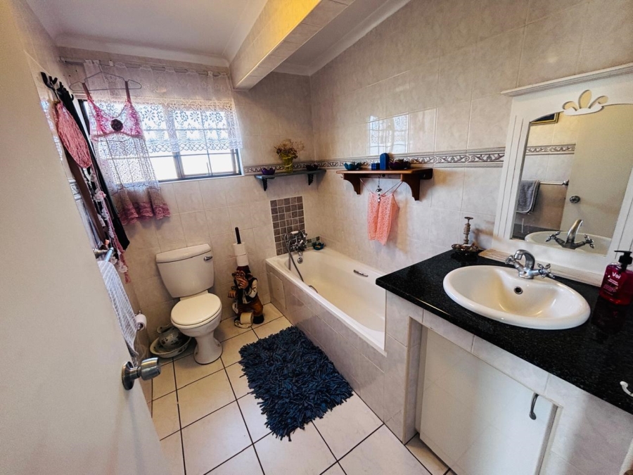 2 Bedroom Property for Sale in Rant En Dal Gauteng