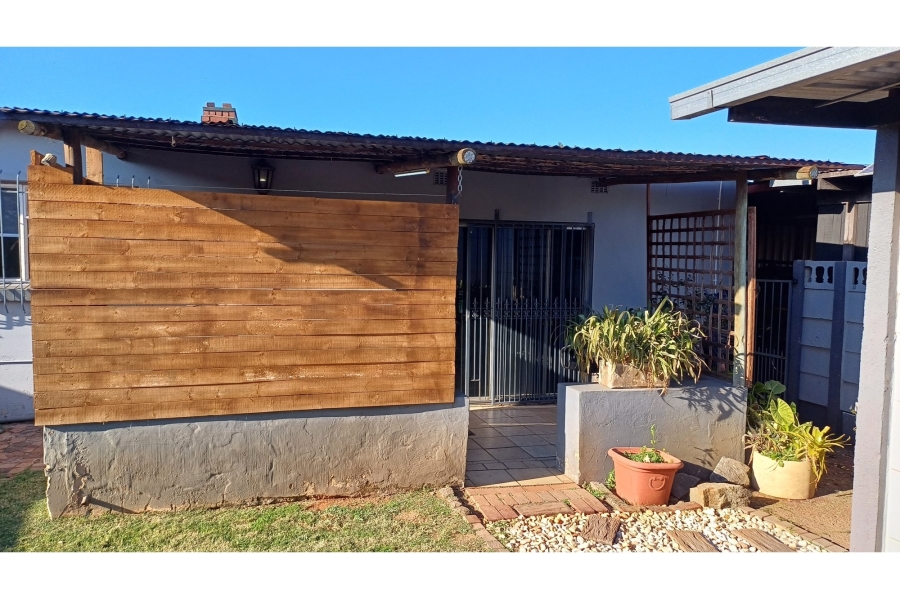 3 Bedroom Property for Sale in Casseldale Gauteng