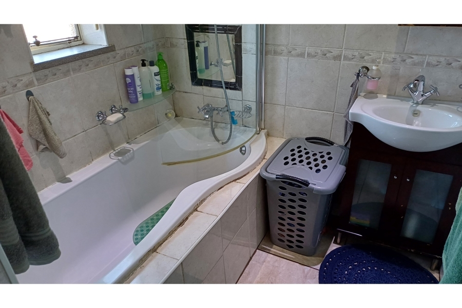 3 Bedroom Property for Sale in Casseldale Gauteng