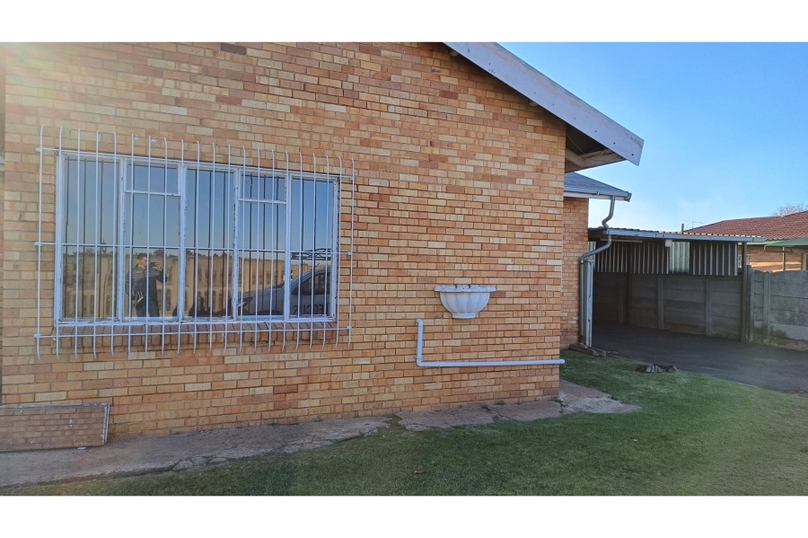 3 Bedroom Property for Sale in Casseldale Gauteng