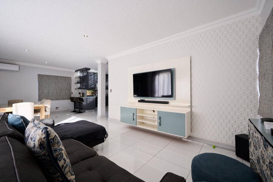 3 Bedroom Property for Sale in Halfway Gardens Gauteng