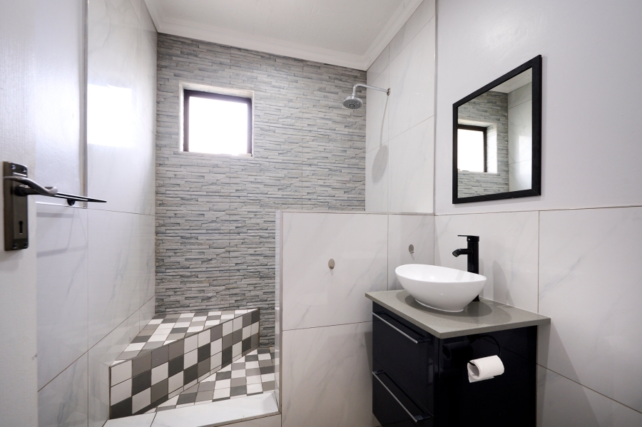 3 Bedroom Property for Sale in Halfway Gardens Gauteng