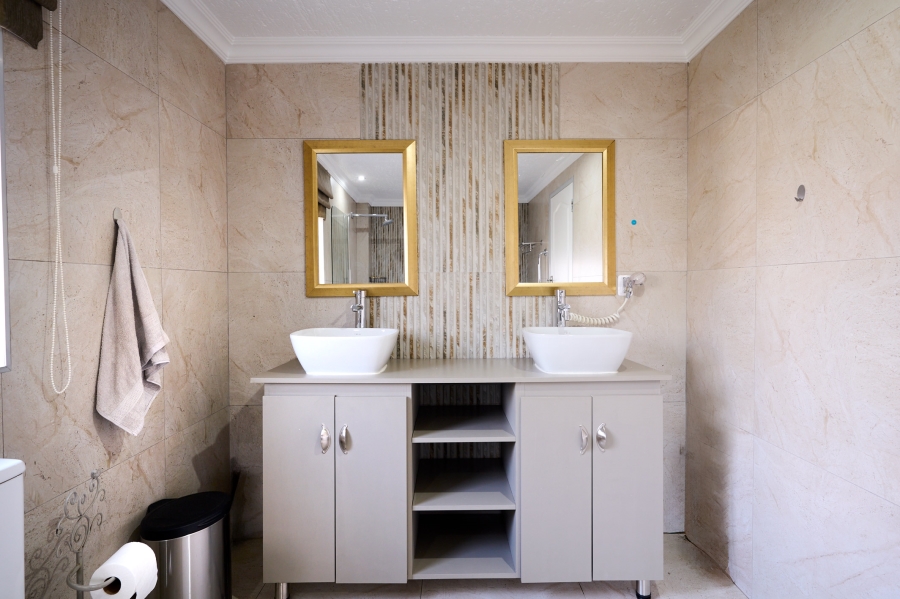 3 Bedroom Property for Sale in Halfway Gardens Gauteng