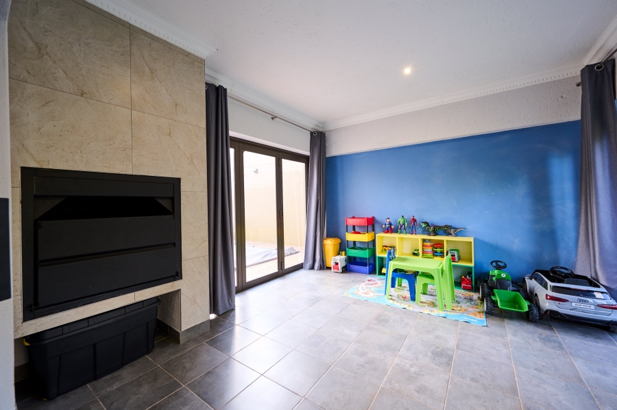 3 Bedroom Property for Sale in Halfway Gardens Gauteng