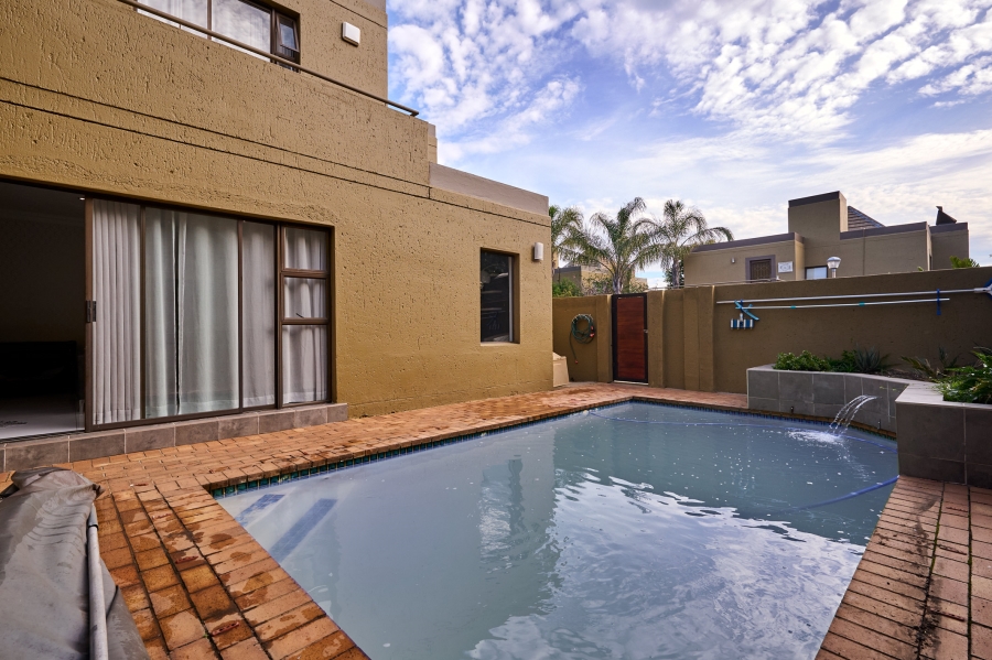 3 Bedroom Property for Sale in Halfway Gardens Gauteng