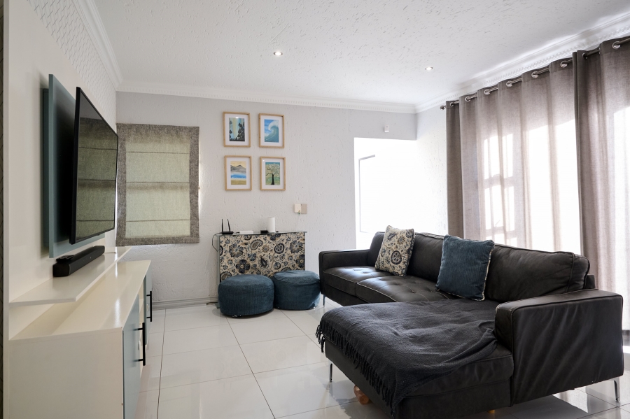 3 Bedroom Property for Sale in Halfway Gardens Gauteng