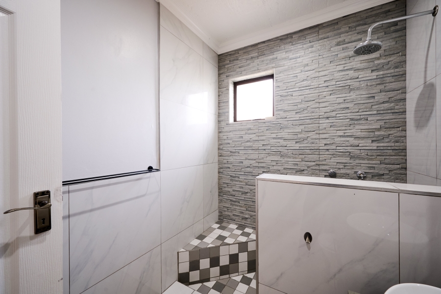 3 Bedroom Property for Sale in Halfway Gardens Gauteng