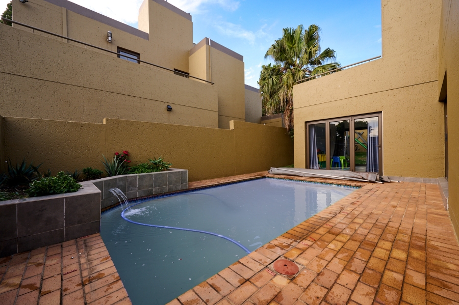 3 Bedroom Property for Sale in Halfway Gardens Gauteng