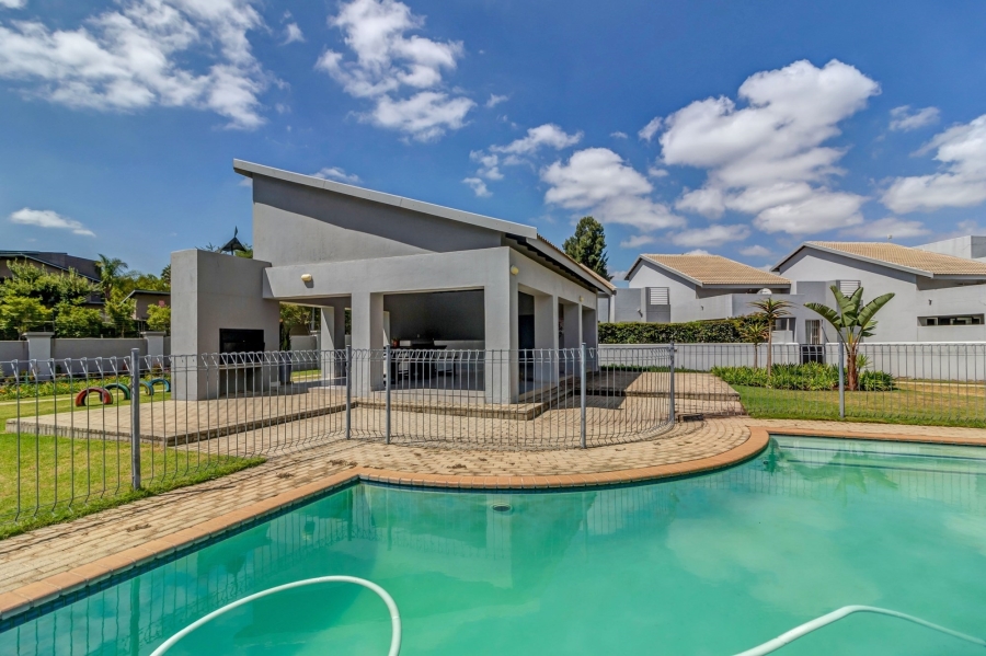 2 Bedroom Property for Sale in Broadacres Gauteng