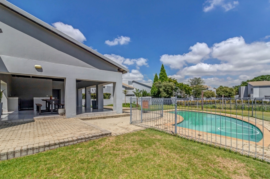 2 Bedroom Property for Sale in Broadacres Gauteng