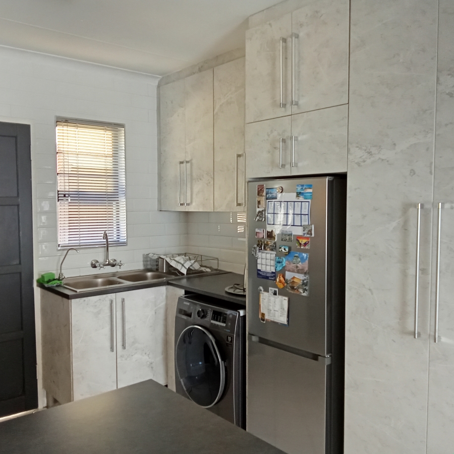 3 Bedroom Property for Sale in Helderkruin Gauteng