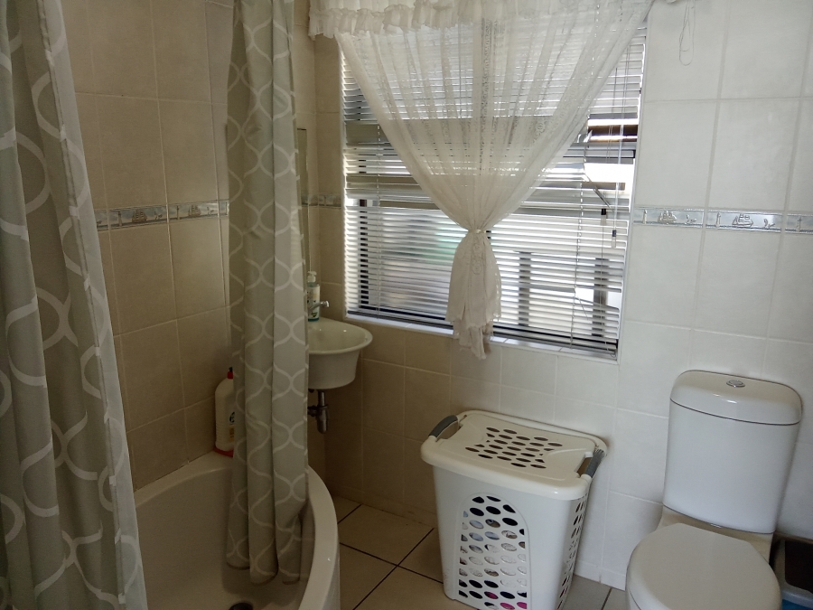 3 Bedroom Property for Sale in Helderkruin Gauteng