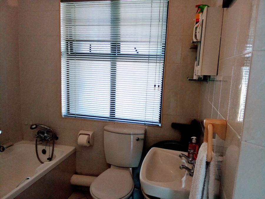 3 Bedroom Property for Sale in Helderkruin Gauteng