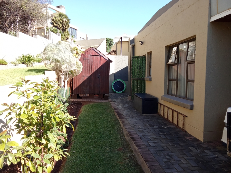 3 Bedroom Property for Sale in Helderkruin Gauteng