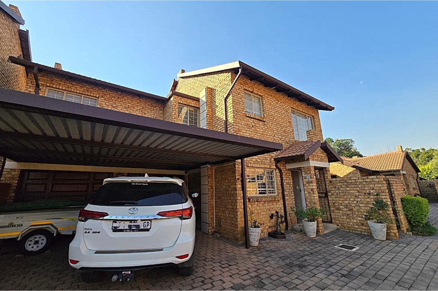 To Let 3 Bedroom Property for Rent in Sinoville Gauteng