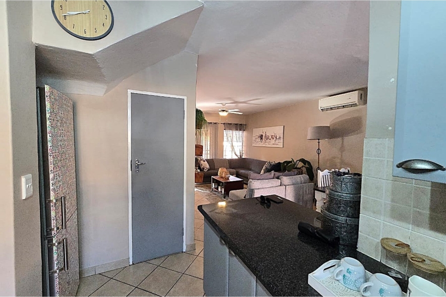 To Let 3 Bedroom Property for Rent in Sinoville Gauteng