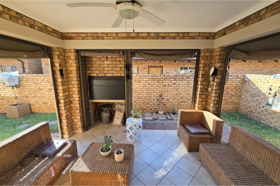 To Let 3 Bedroom Property for Rent in Sinoville Gauteng