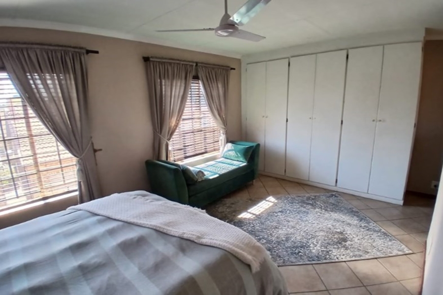 To Let 3 Bedroom Property for Rent in Sinoville Gauteng