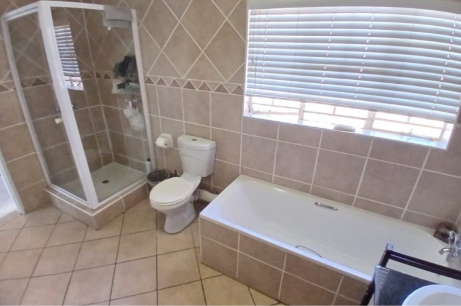 To Let 3 Bedroom Property for Rent in Sinoville Gauteng
