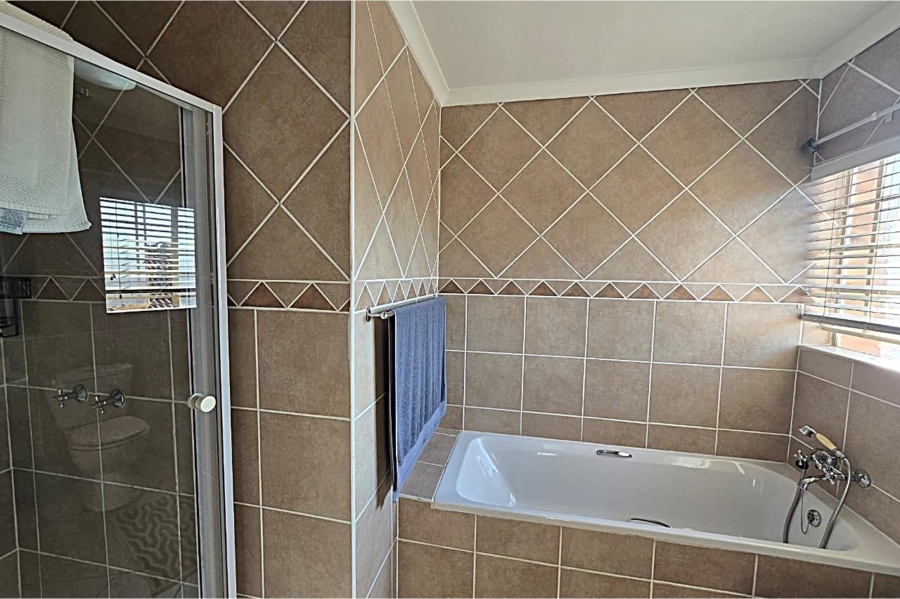 To Let 3 Bedroom Property for Rent in Sinoville Gauteng