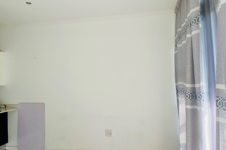 To Let 2 Bedroom Property for Rent in Edenburg Gauteng