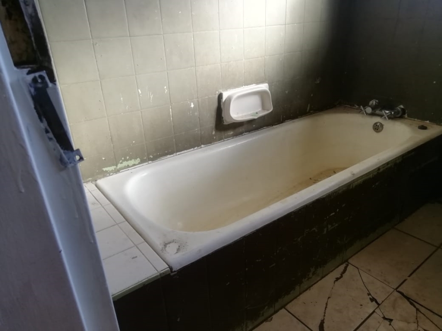 2 Bedroom Property for Sale in Pretoria West Gauteng