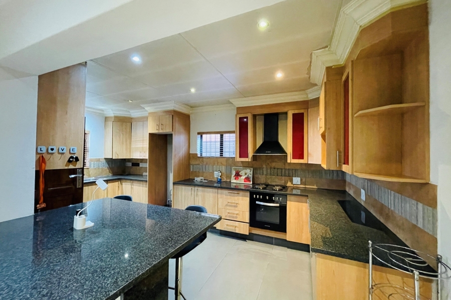 4 Bedroom Property for Sale in Olievenhoutbosch Gauteng