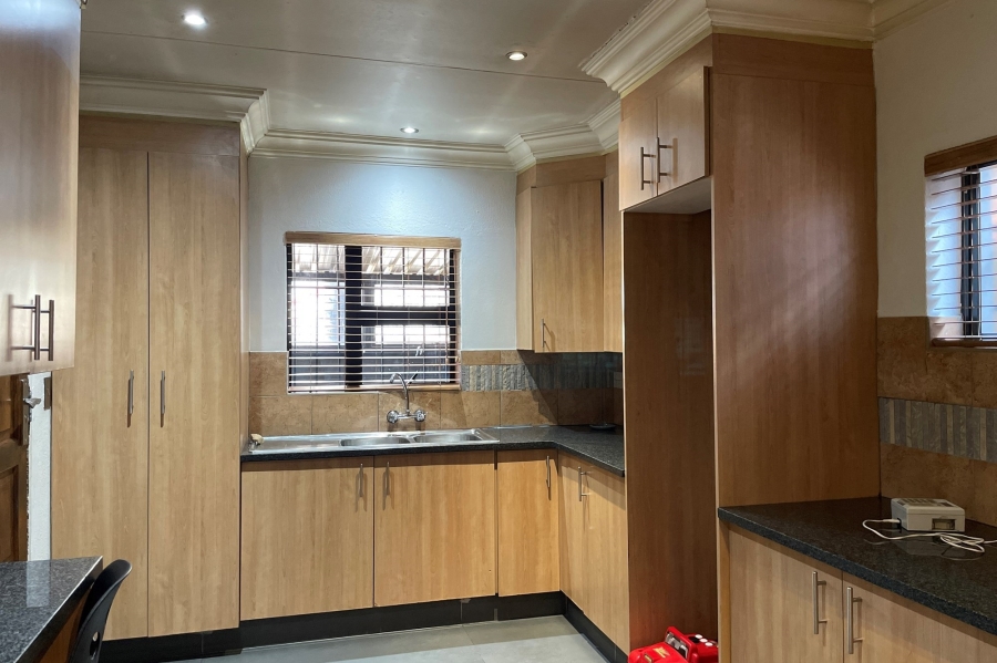 4 Bedroom Property for Sale in Olievenhoutbosch Gauteng