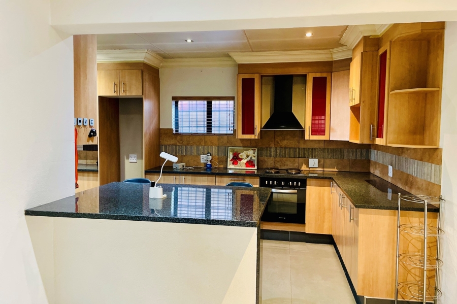 4 Bedroom Property for Sale in Olievenhoutbosch Gauteng