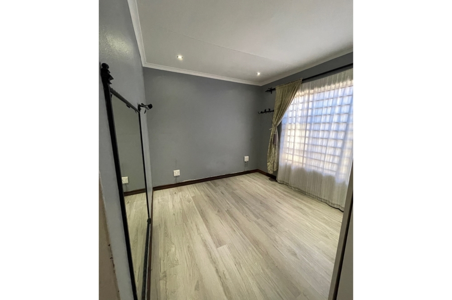 4 Bedroom Property for Sale in Olievenhoutbosch Gauteng