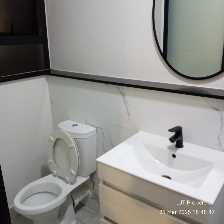 To Let 1 Bedroom Property for Rent in Waterfall Gauteng