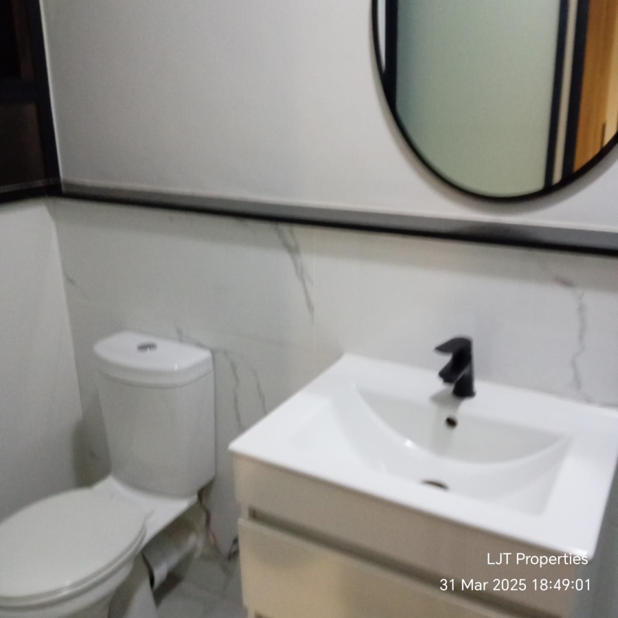 To Let 1 Bedroom Property for Rent in Waterfall Gauteng